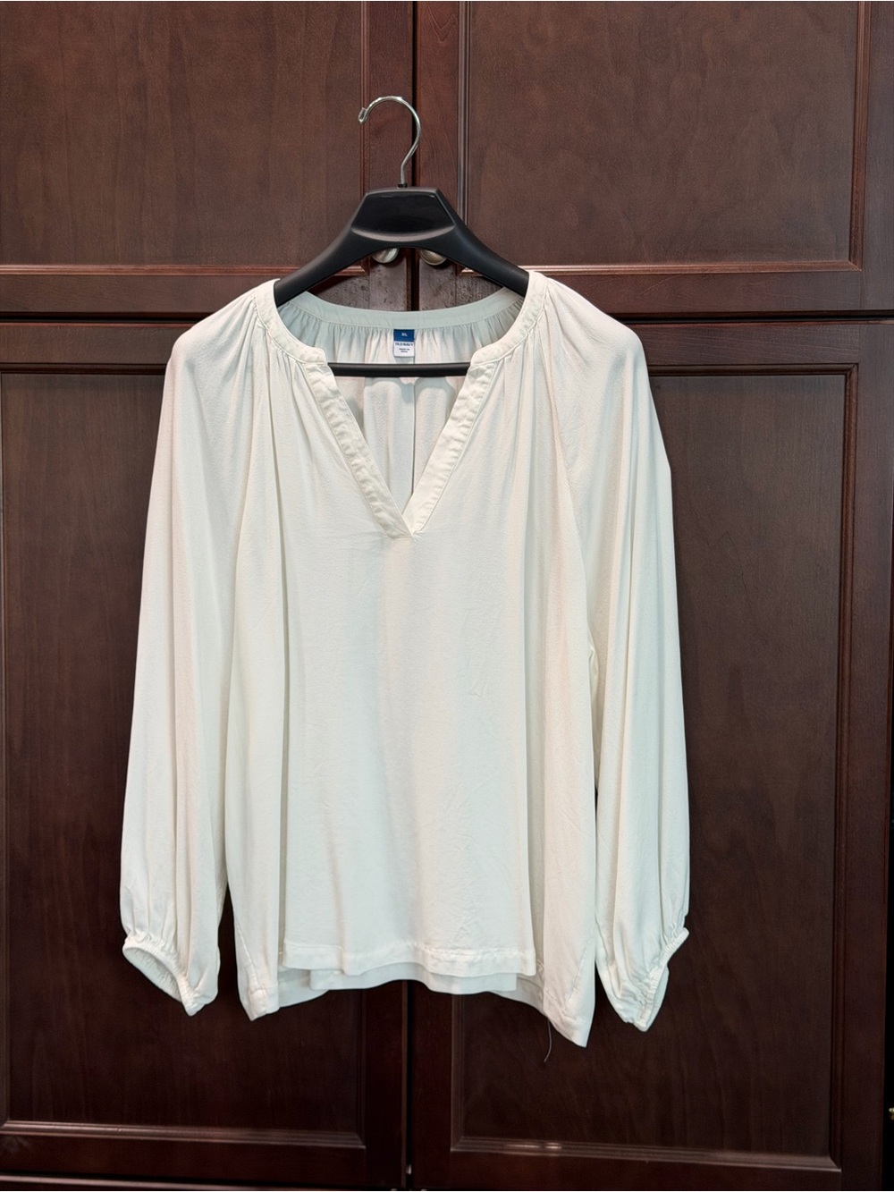 Old Navy Ivory Long-Sleeve V‑Neck Peasant Top